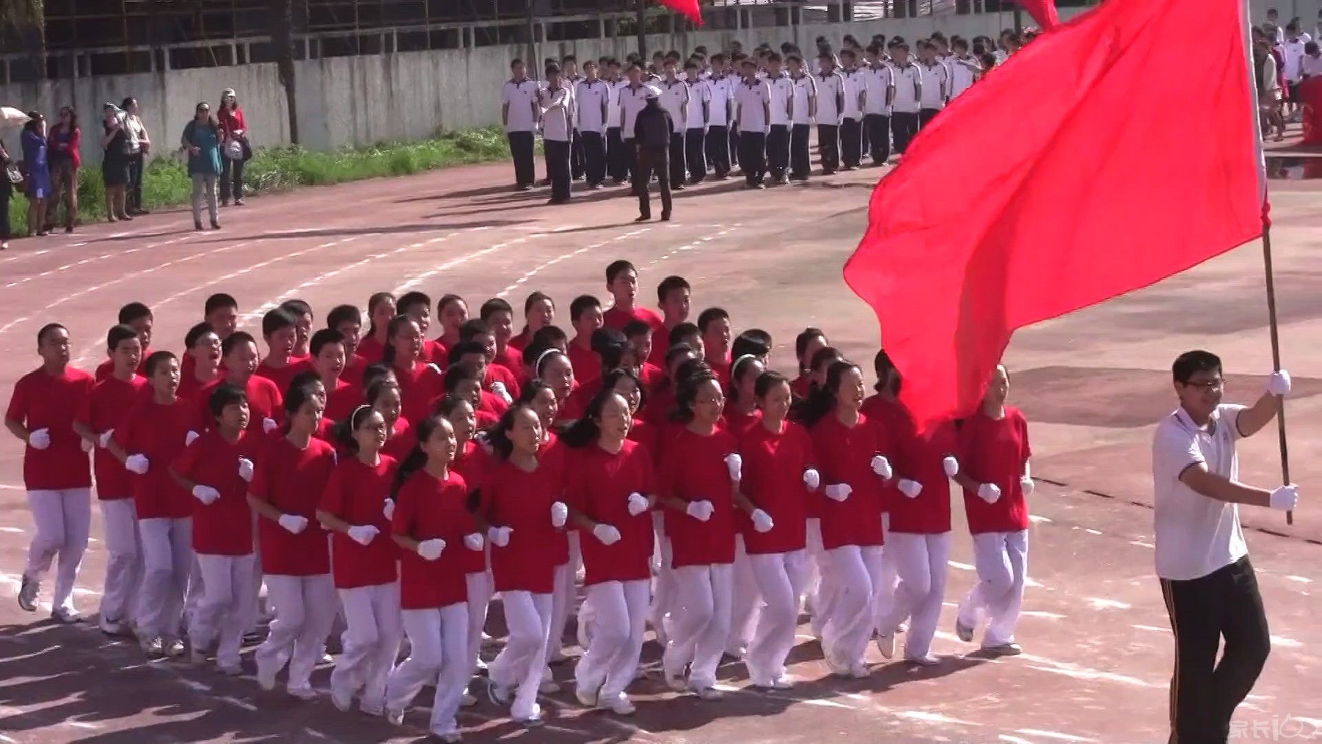 武珞路(实验初级)中学运动员入场.